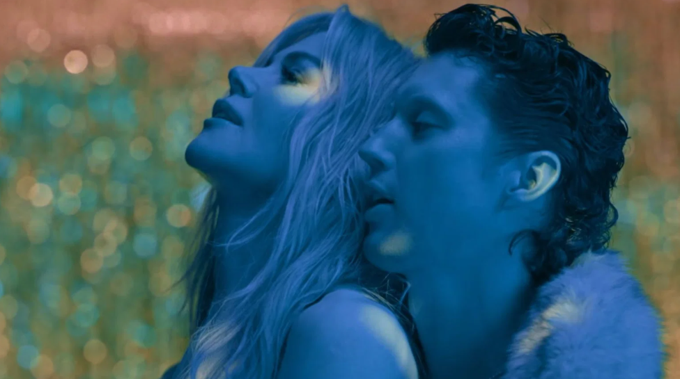 Troye Sivan parties with Nicole Kidman and Sasha Colby in "She's the Best" music video