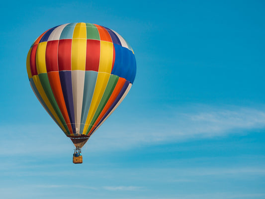 Oregon drag artists break hot air balloon record